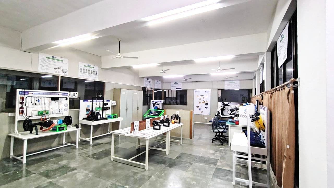 EV lab installed at Dr Subash University, Junagadh, Gujarat - photo 3 of 6
