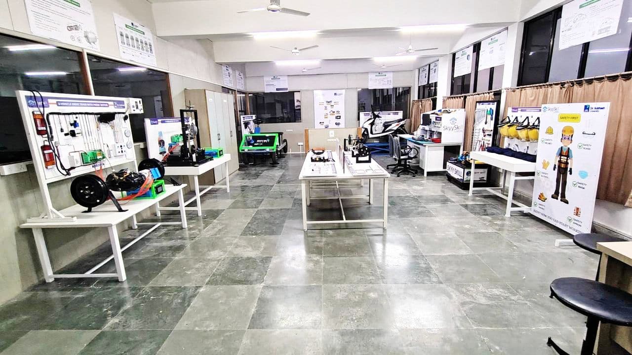 EV lab installed at Dr Subash University, Junagadh, Gujarat - photo 6 of 6