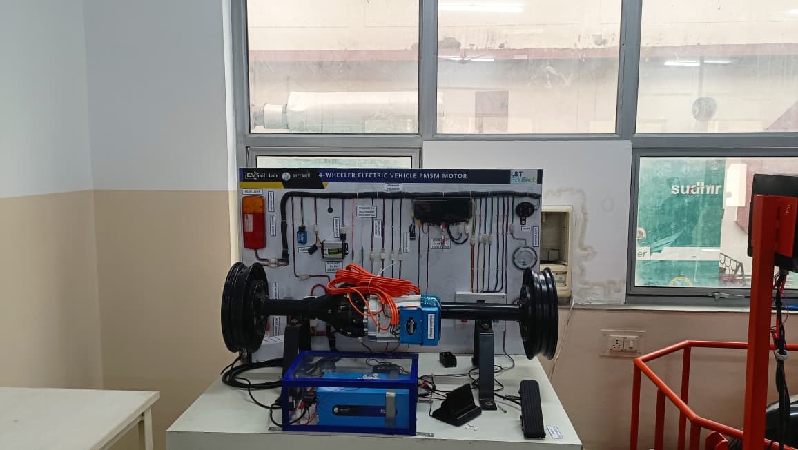 EV lab installed at Manav Rachna University, Faridabad, Haryana - photo 2 of 3