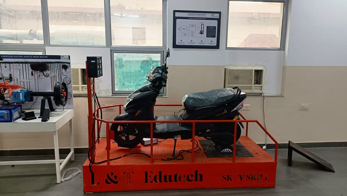 EV lab installed at Manav Rachna University, Faridabad, Haryana - photo 3 of 3
