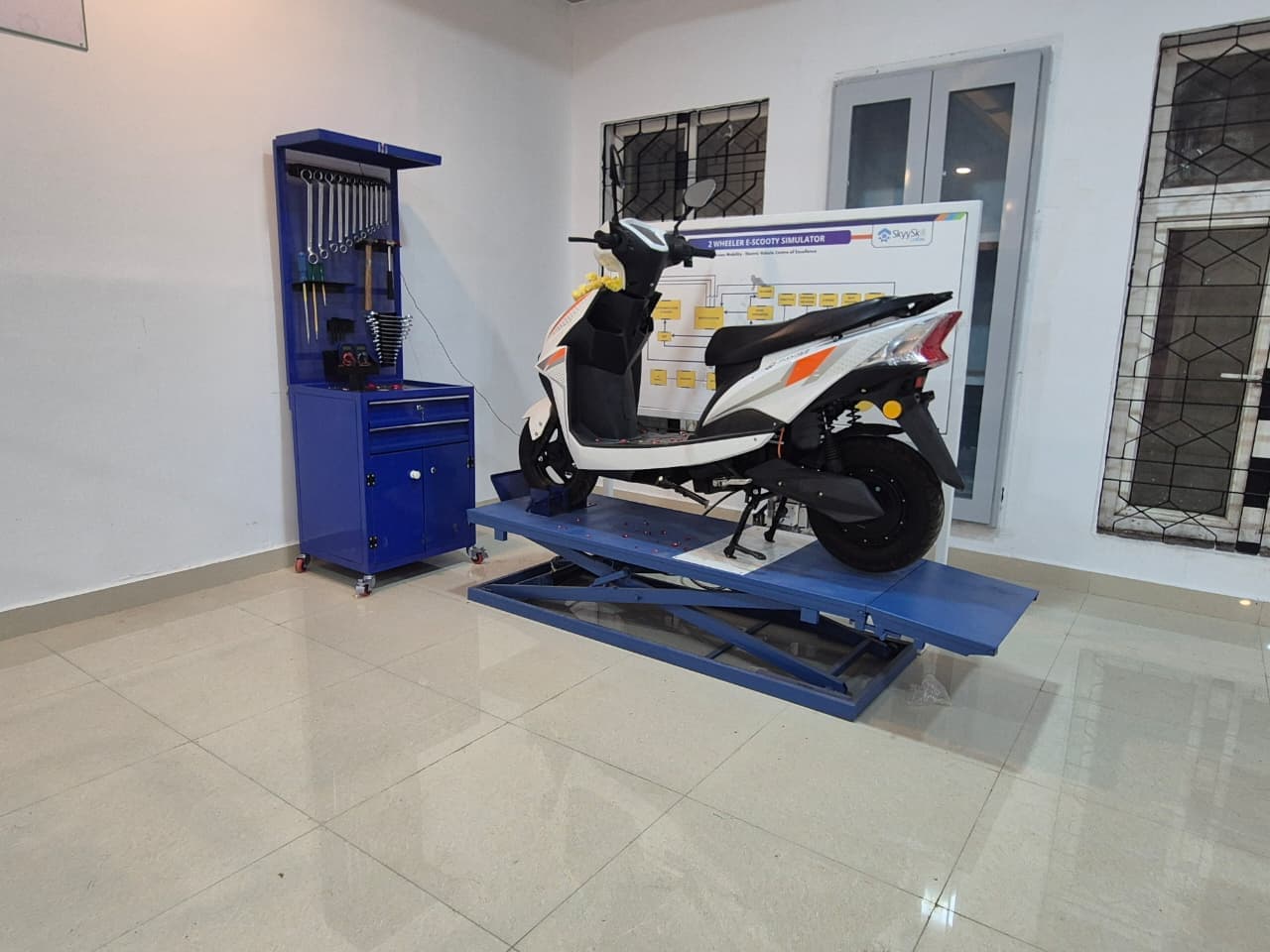 EV lab installed at Ballari Institute of Technology and Management, Ballari, Karnataka - photo 2 of 4