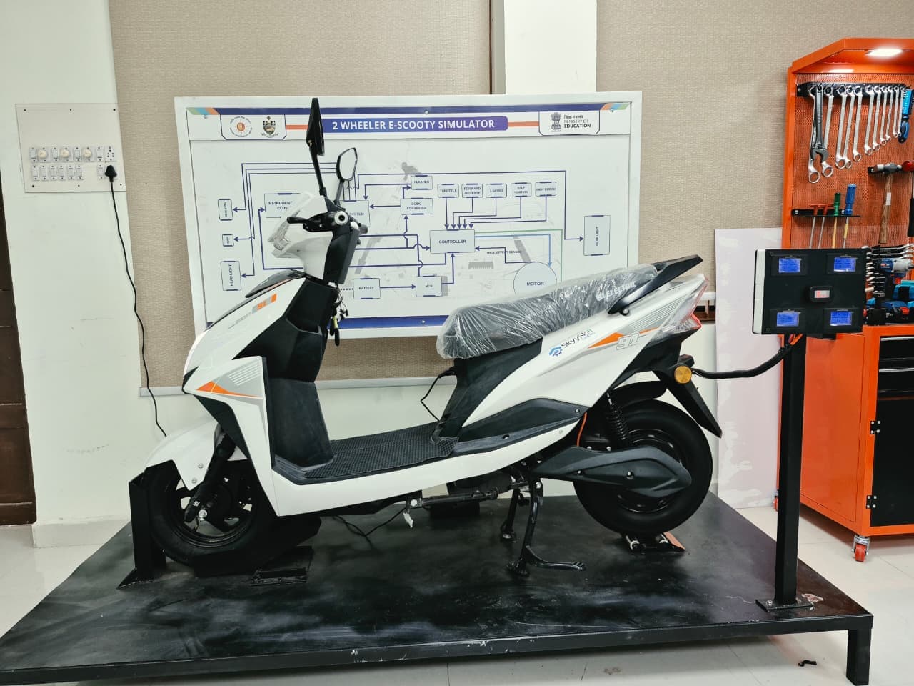 EV lab installed at Sri Venkateswara University, Tirupati, Andhra Pradesh - photo 3 of 4