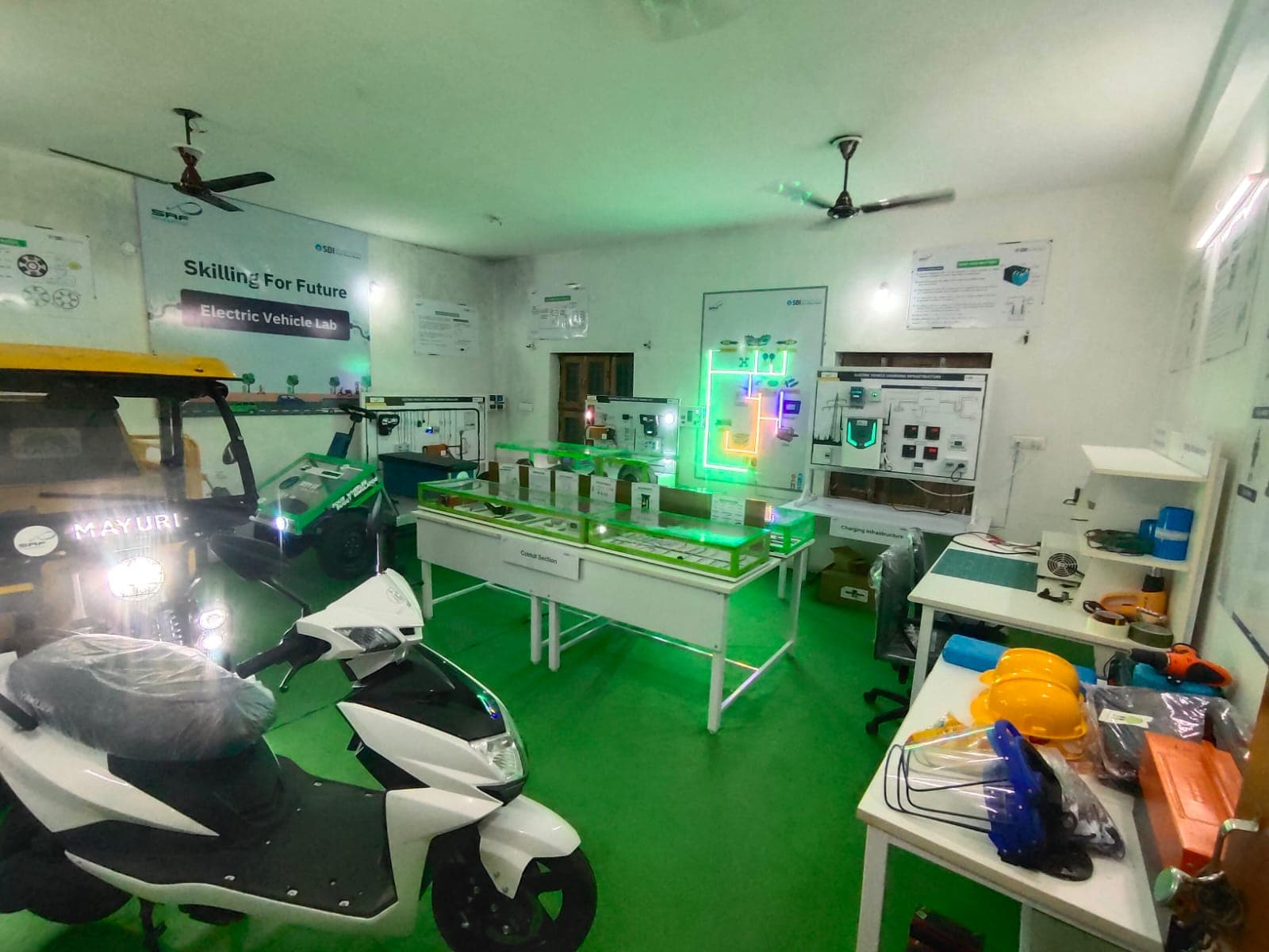 EV & Solar lab installed at SRF Foundation, Karnataka - photo 3 of 4