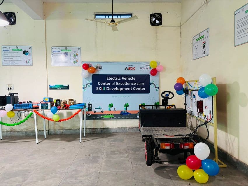 EV lab installed at Government Polytechnic, Angul, Odisha - photo 2 of 4