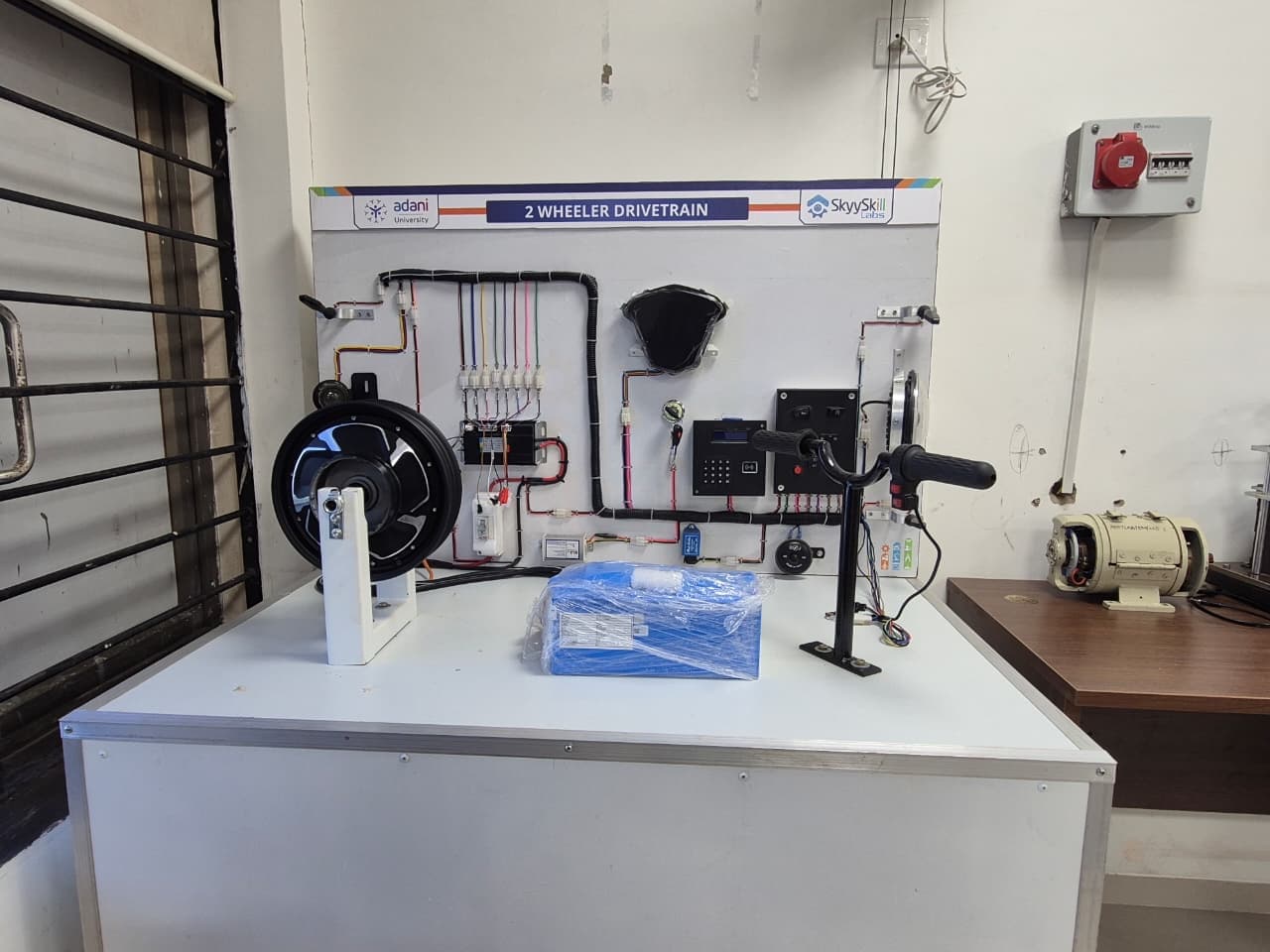 EV & Solar lab installed at Adani University, Ahmedabad, Gujarat - photo 4 of 4